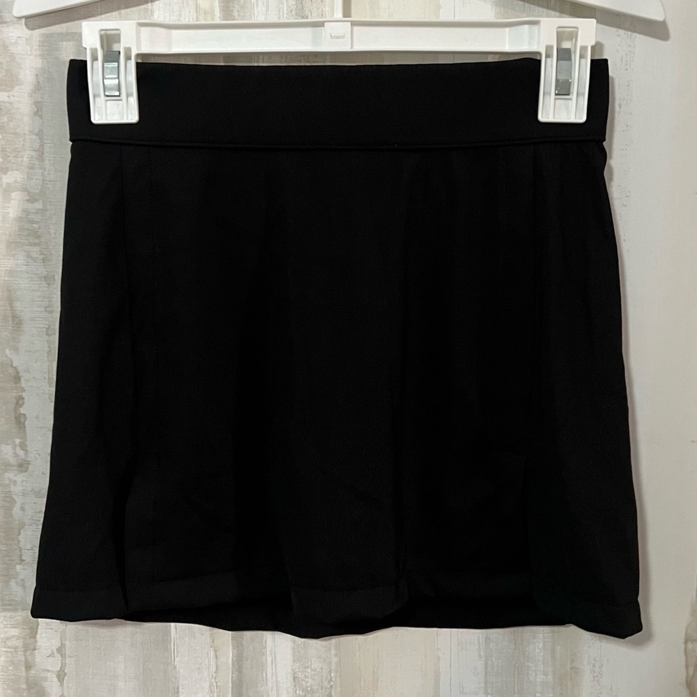 Macade golf skirt (out of stock on the website)